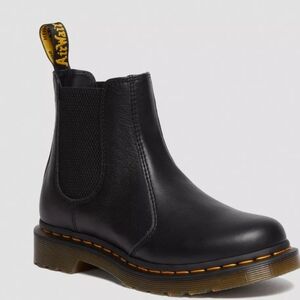 Dr. Martens 2976 Women's Leather Chelsea Boots